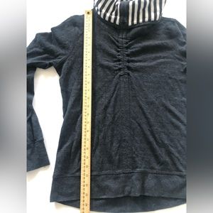 Lululemon "In A Cinch" Reversible Long Sleeve Tee Cowl Neck Pullover